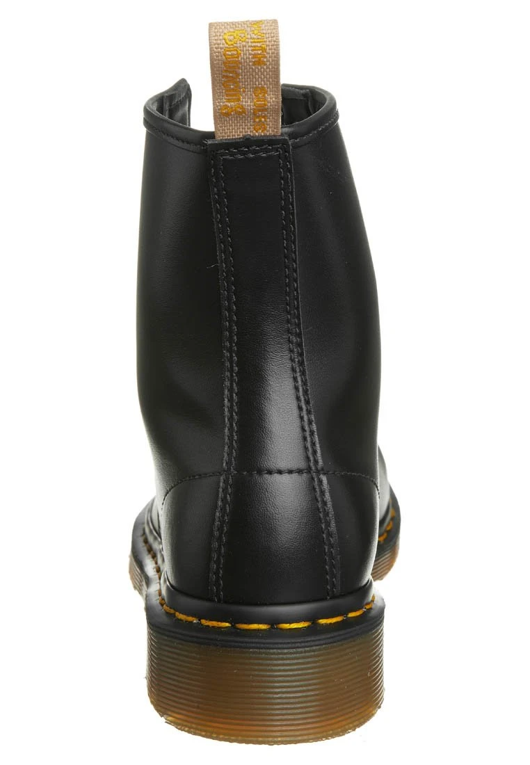 Dr. Martens WINCHESTER II BOOT 1460 VEGAN - Schnürstiefelette - Black – Bild 4