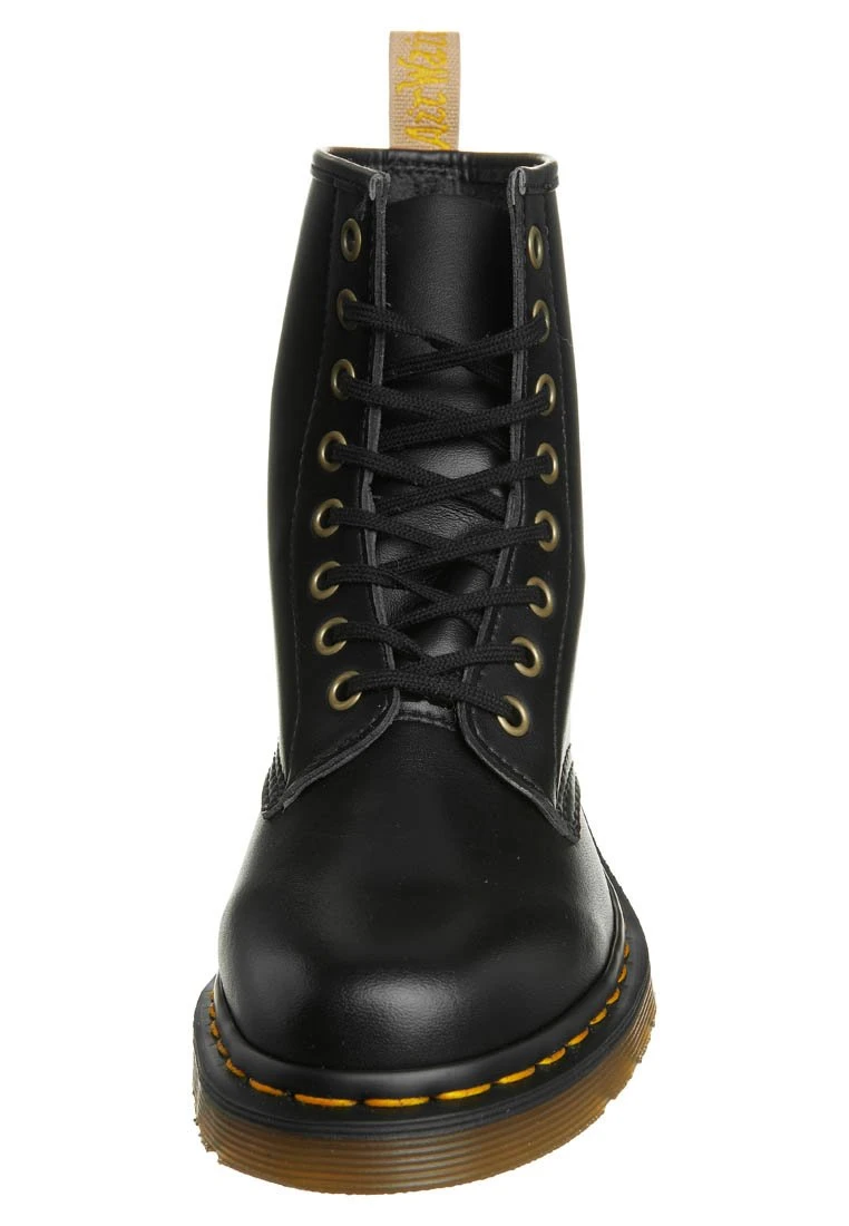 Dr. Martens WINCHESTER II BOOT 1460 VEGAN - Schnürstiefelette - Black – Bild 2